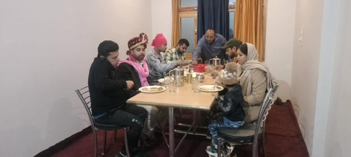 Tirthan Hilltop Home Stay Banjār Eksteriør billede