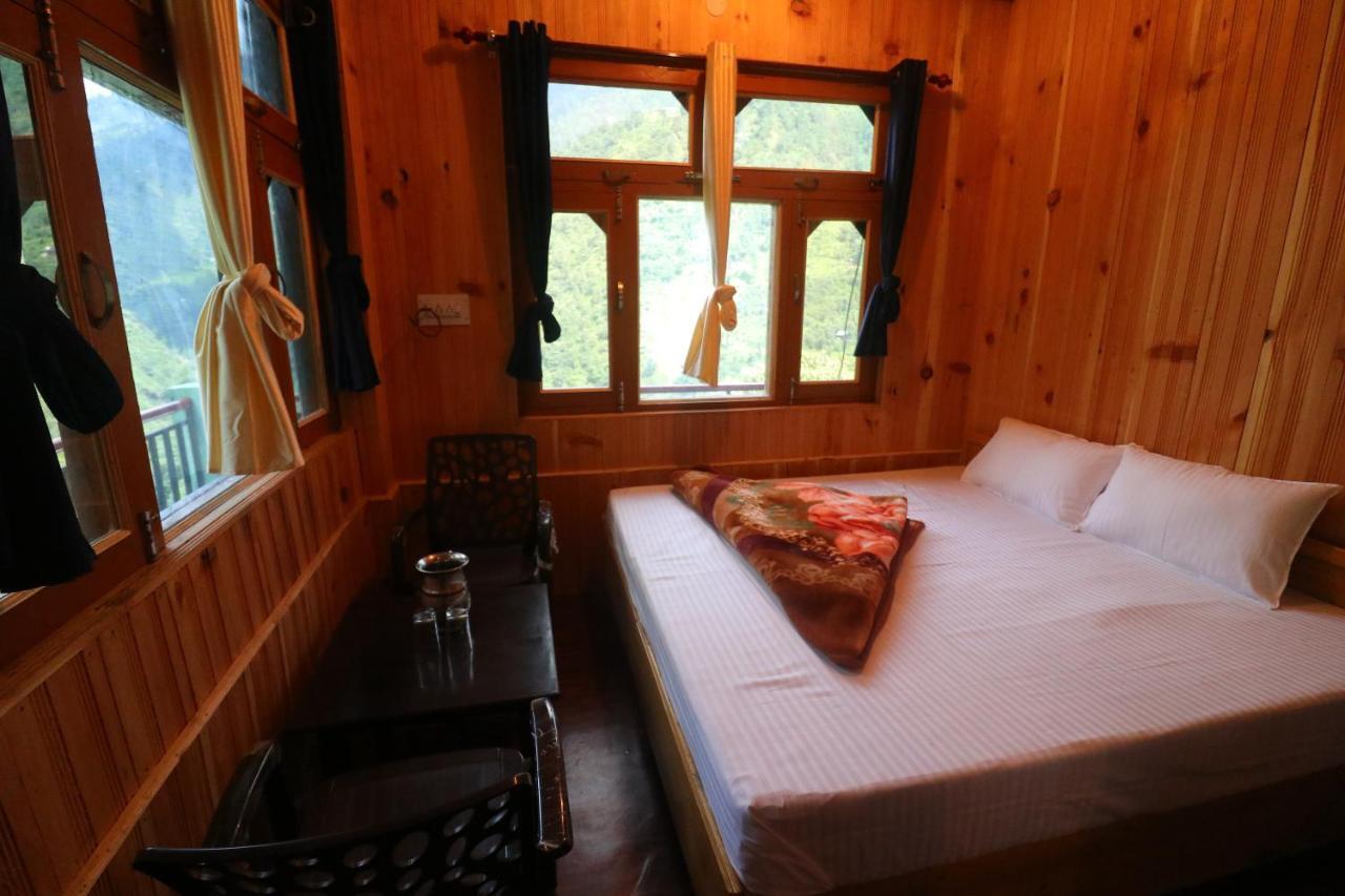 Tirthan Hilltop Home Stay Banjār Eksteriør billede