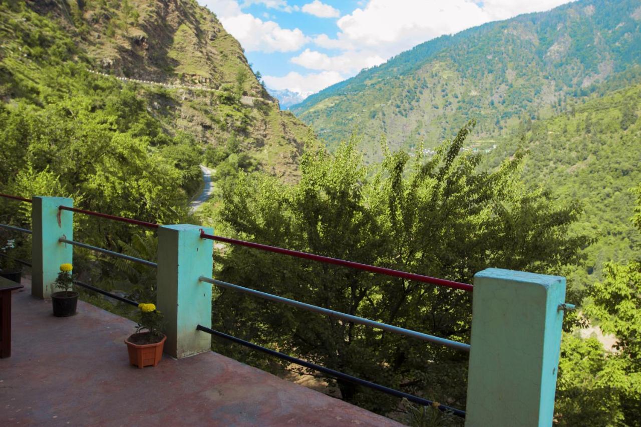 Tirthan Hilltop Home Stay Banjār Eksteriør billede