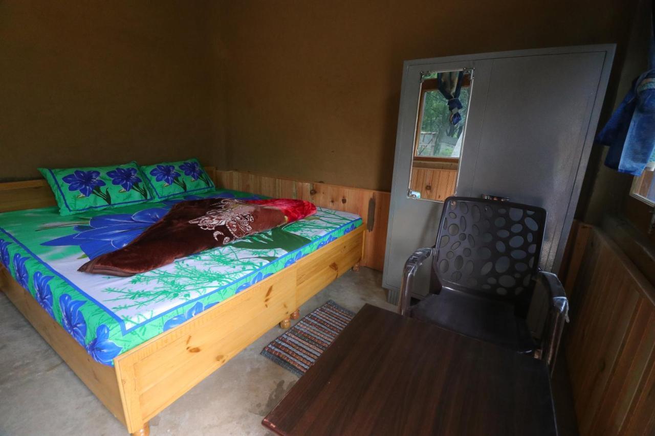 Tirthan Hilltop Home Stay Banjār Eksteriør billede